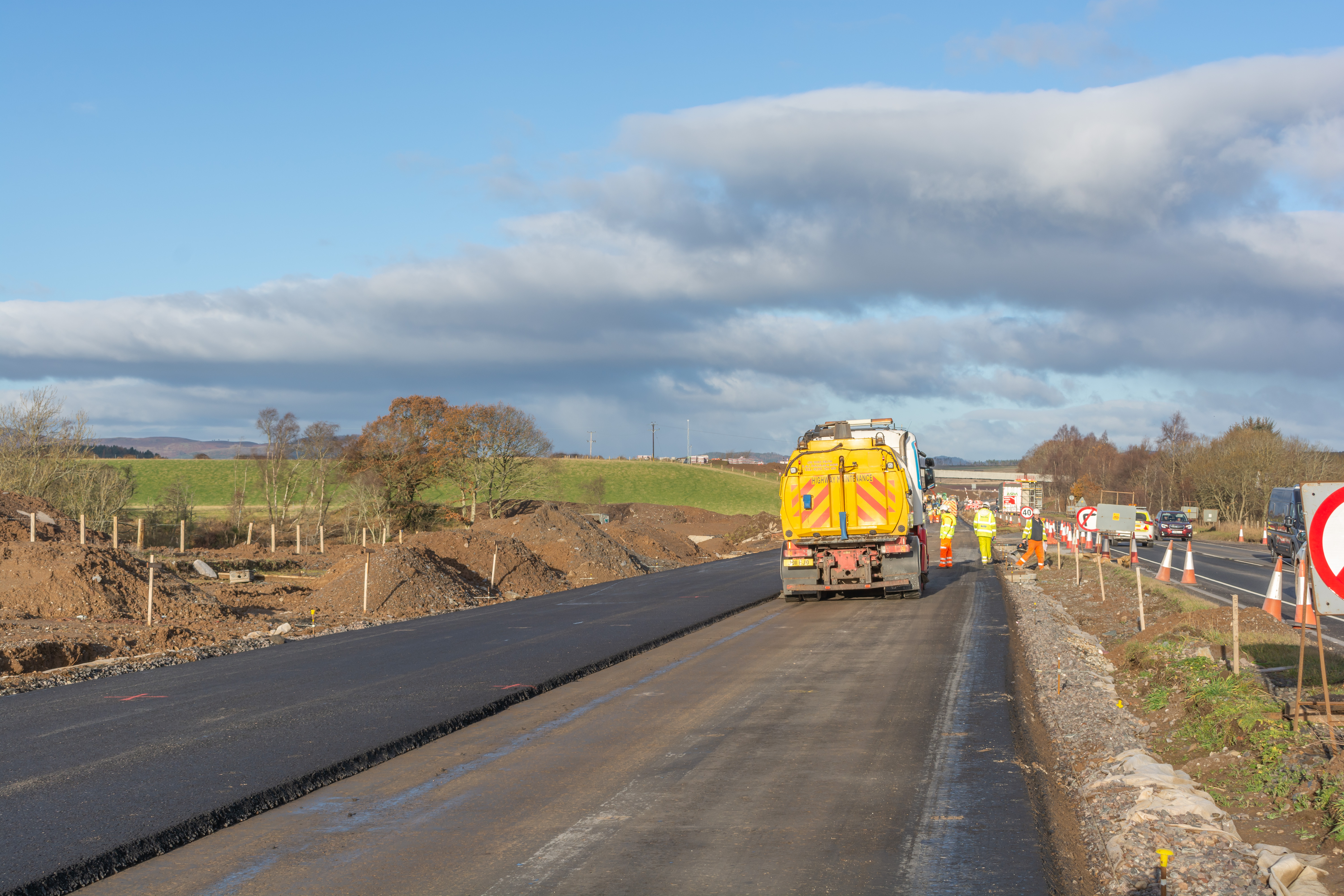 Image of new northbound carriageway with traffic passing
