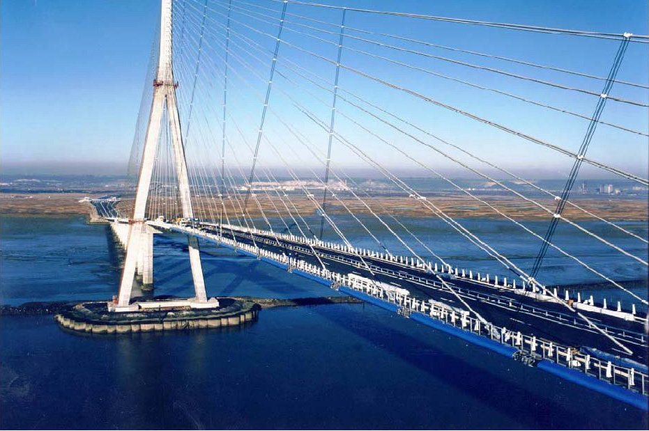 Non-Structural Edge Detail, Pont de Normandie