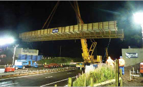 Lifting of the steel girders at M9 Chartershall Bridge