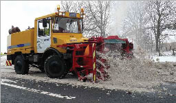 Snow blower clearing the westbound lane on the A96 east of Keith