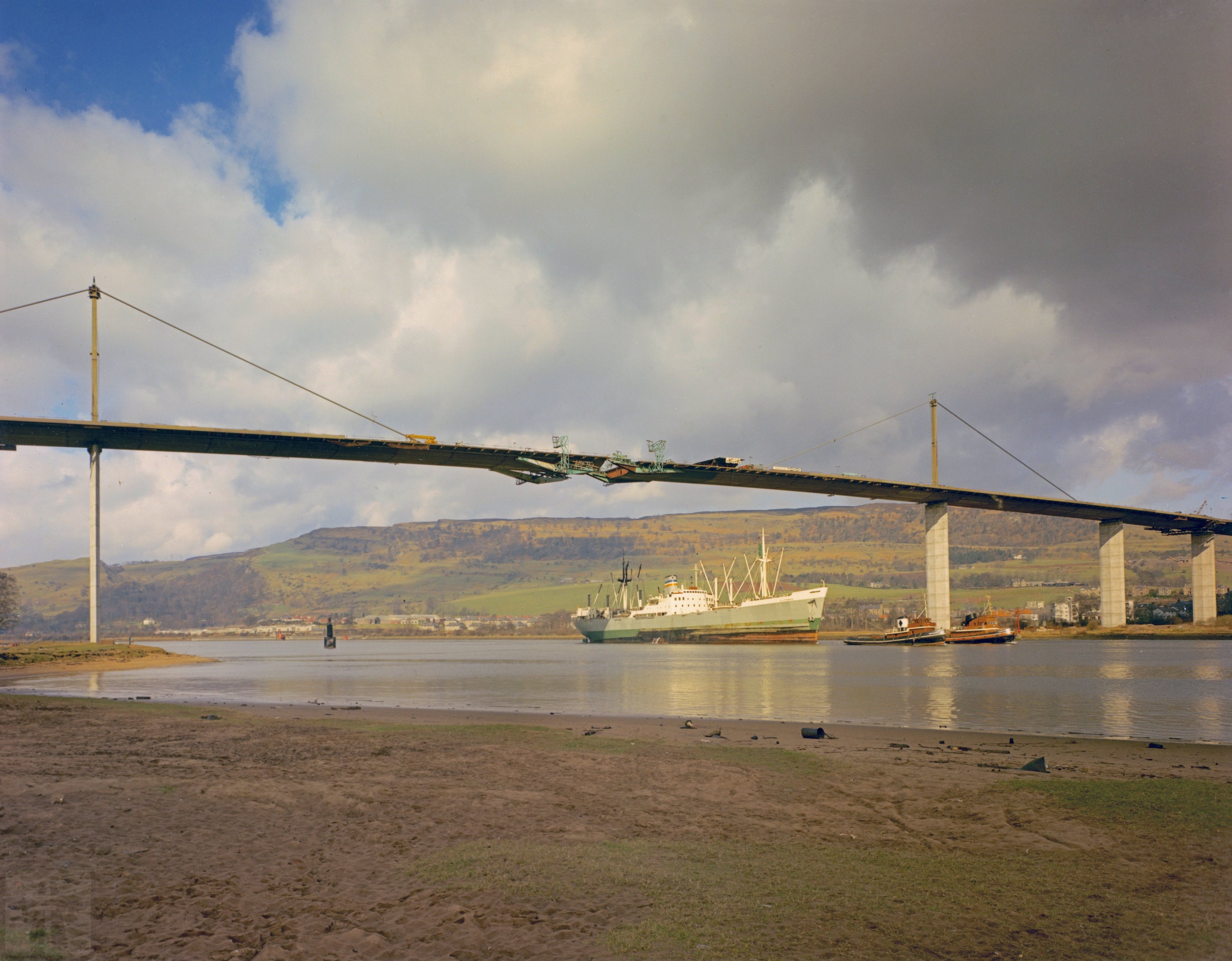 Construction of the bridge deck of the Erskine Bridge is completed in 1971.