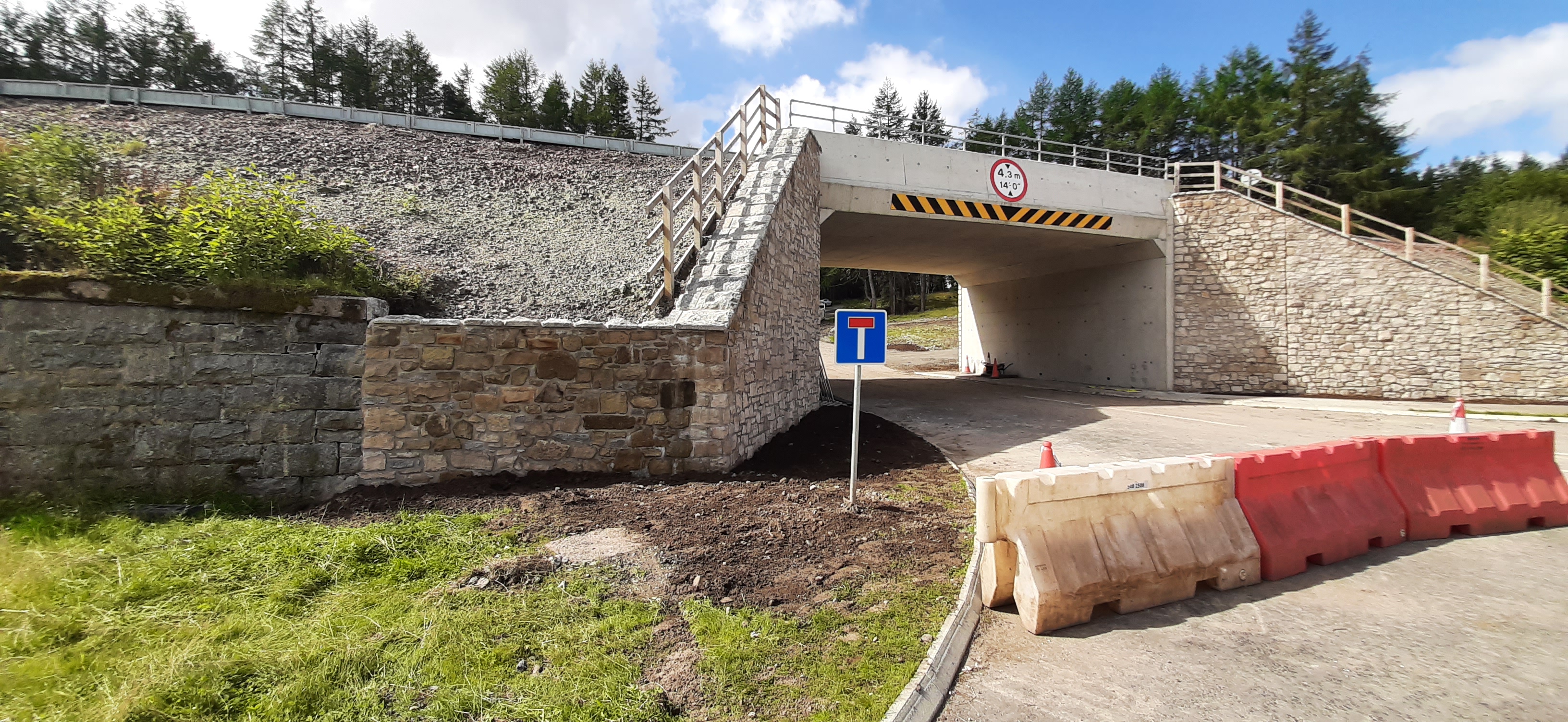 Installation of the rail bridge at Lynebeg